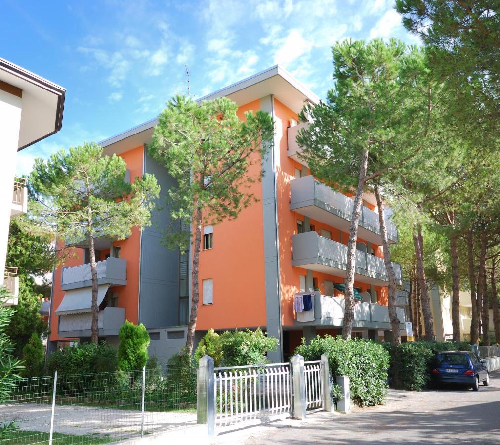 Condominio Tiziano B Bibione Buitenkant foto